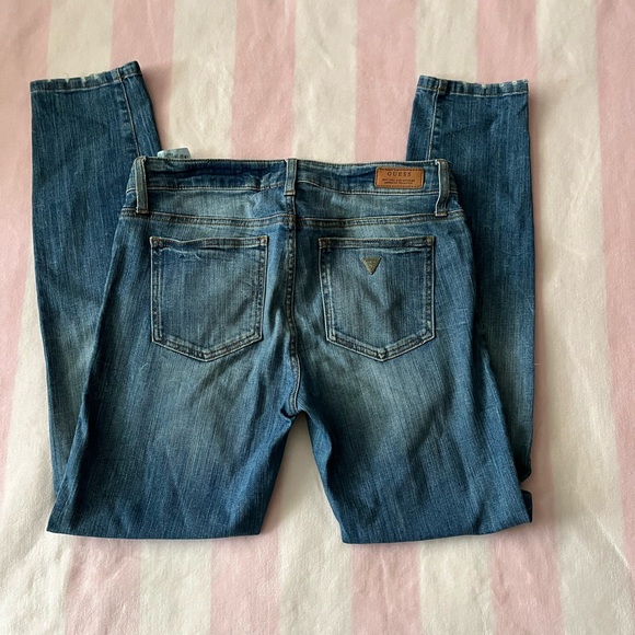 Guess blue skinny mid jeans. - Picture 2 of 6
